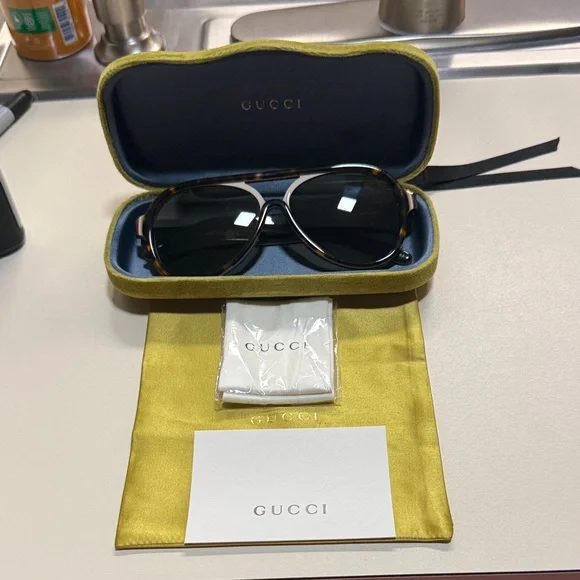 ✨ Authentic Gucci Sunglasses with Case & Accessories 